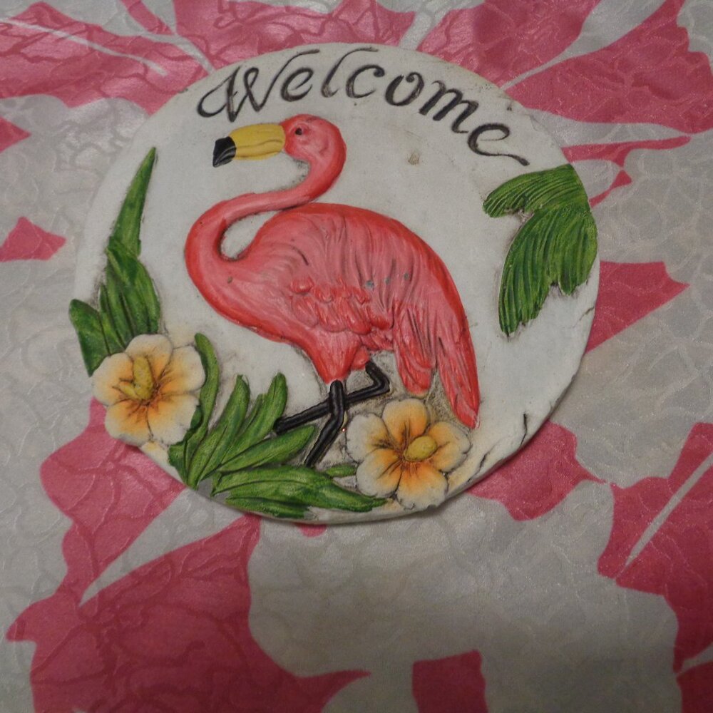 VINTAGE WELCOME FLAMIGO AS-IS PLAQUE & FLORALS SATINY SCARF LOT